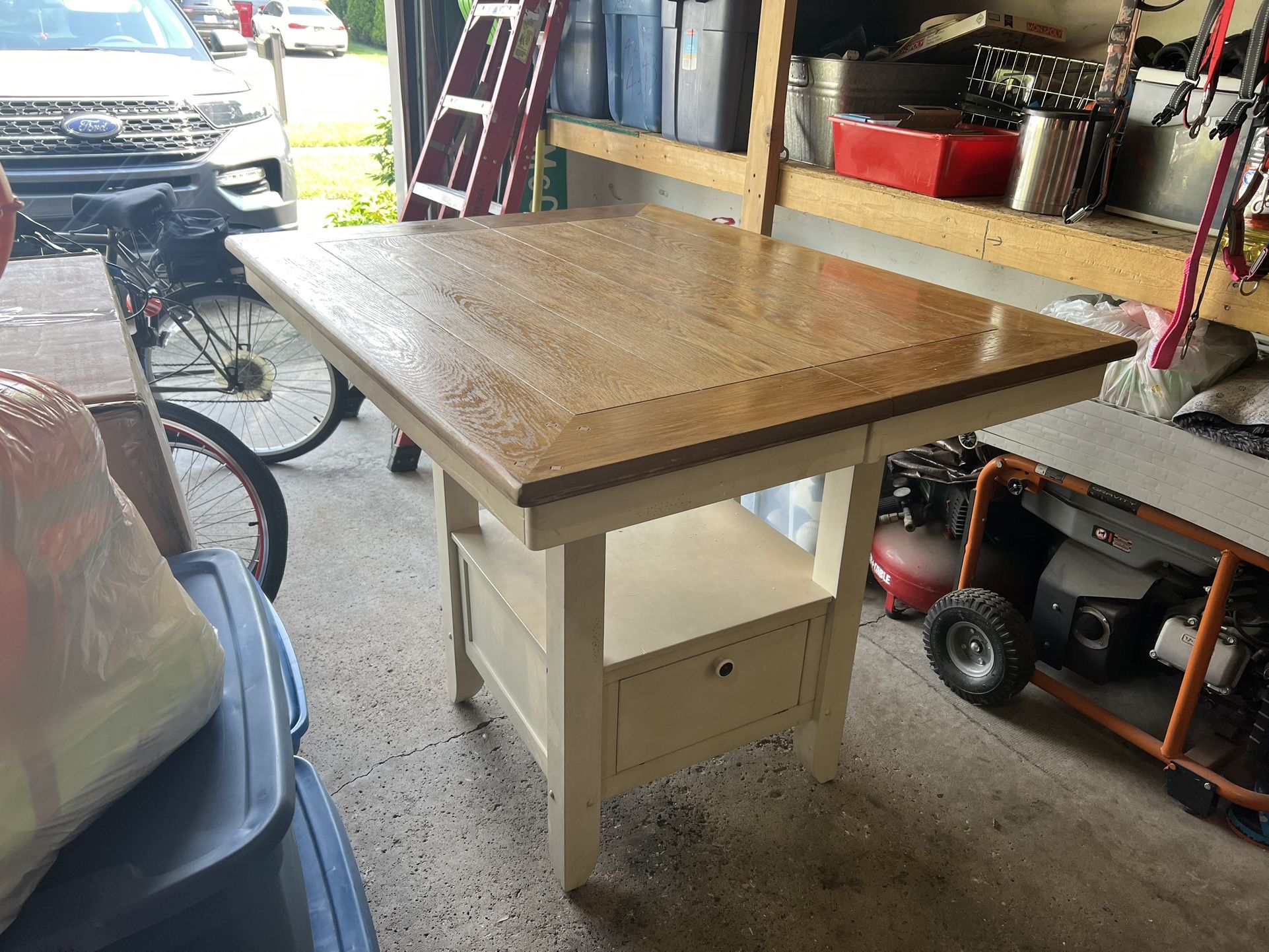 Kitchen Table And 6 Chairs