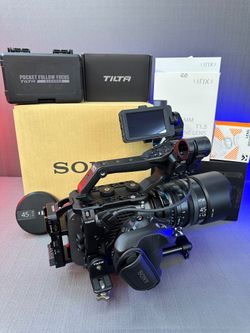 FX6 Cinema Camera Full rigged with Irix 45mm T1.5 Cine lens Ultra HD 8K ready and Continuous power 