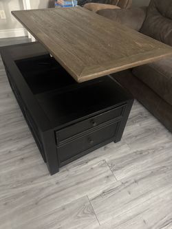 Lift coffee table