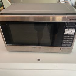 Panasonic Microwave *Bellhaven And Valleydale*