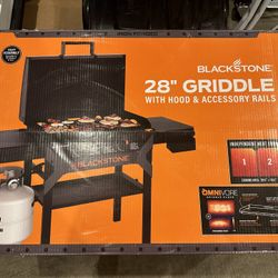 BRAND NEW ( Unopened ) Black stone 28” Griddle With Hood & Accessories 