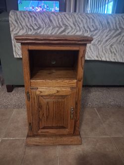 Oak ice box look end table/night stand