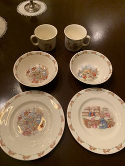Royal Doulton Bunnykins children’s fine bone China fish sets. No scratches or chips. Never used.