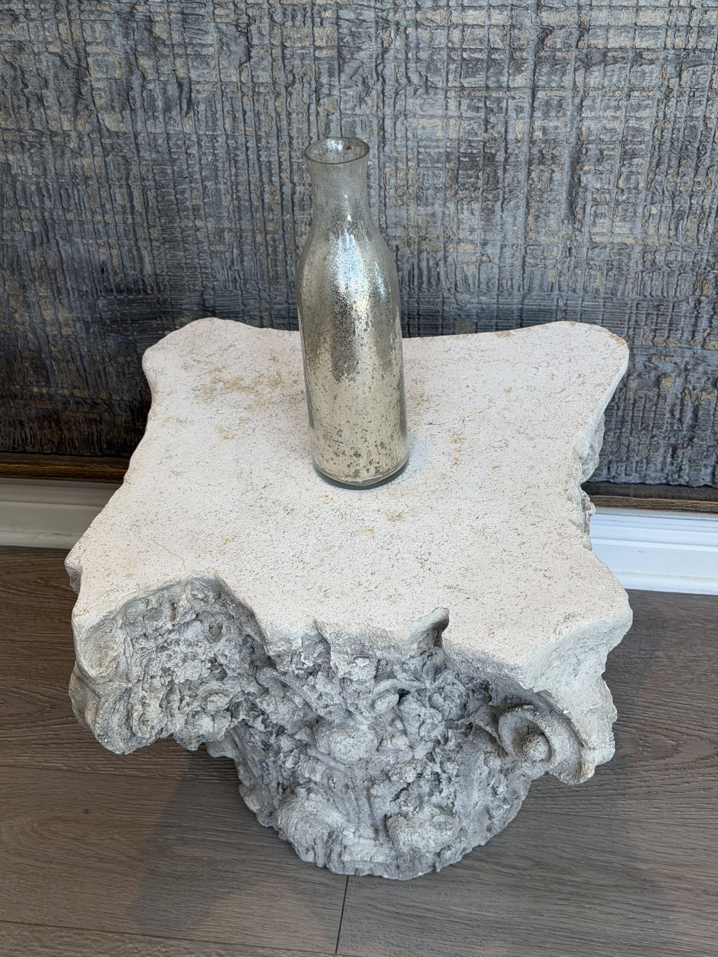 Pottery barn, bud vase