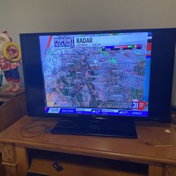35” Flat Screen tv.  Comes With Google Crome And HD Antenna. 