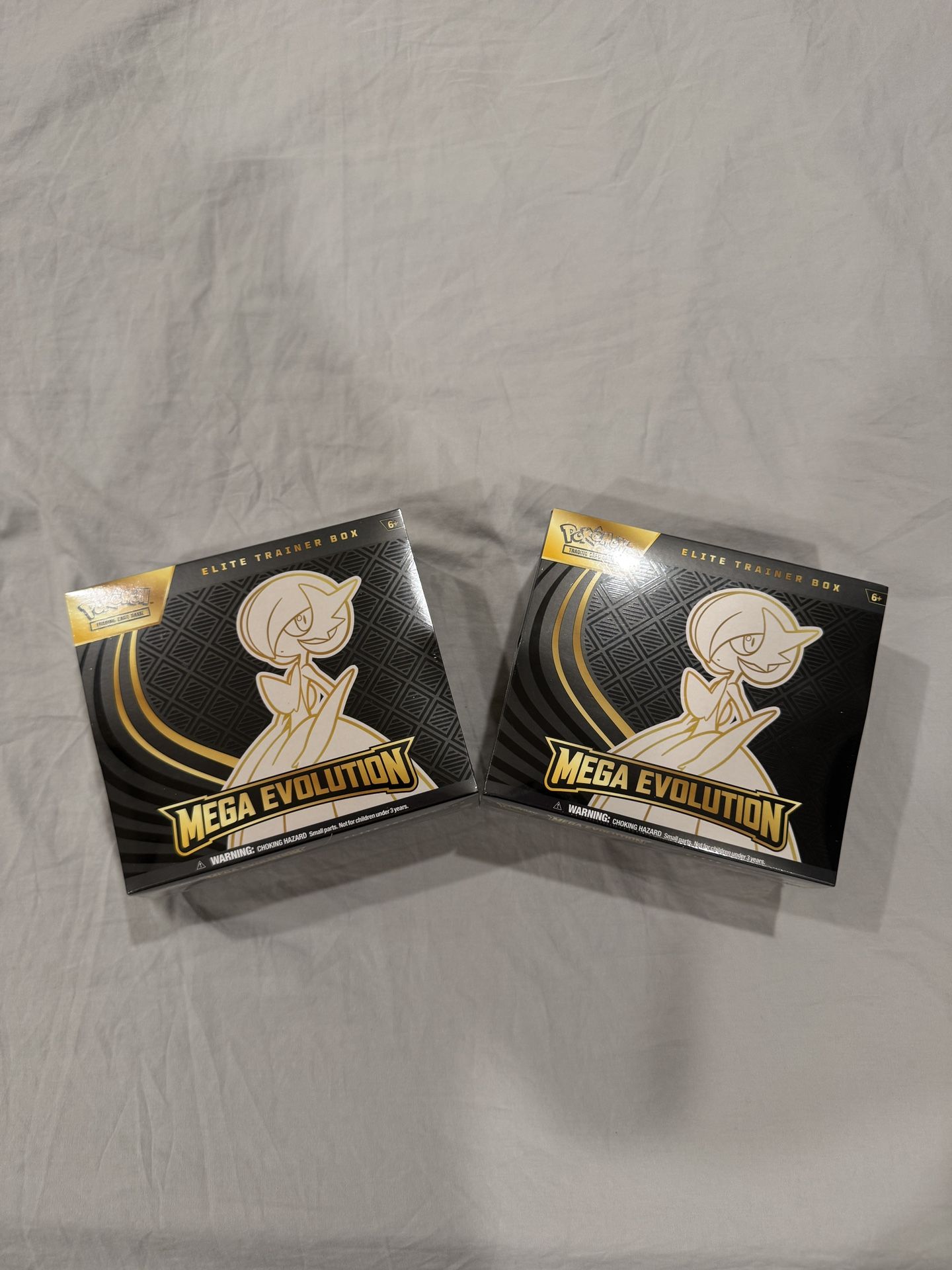 Mega Evolutions Gardevoir ETB