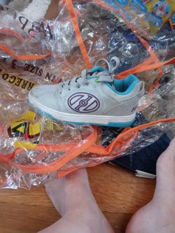 Heelys Size 2