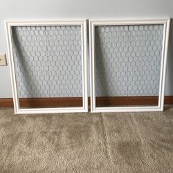 Lot Of 2 Chicken wire Photo Boards Hanging White And Silver Cute Pictures For Dorm Room