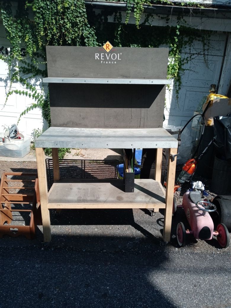 Work bench