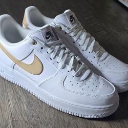 Nike Air Force 1 Premium SIZE 11.5