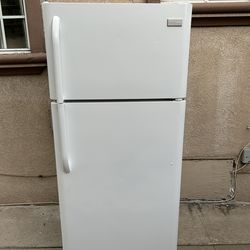 3 MONTHS WARRANTY 30x30x66 FRIGIDAIRE REFRIGERATOR WHITE 18cuft