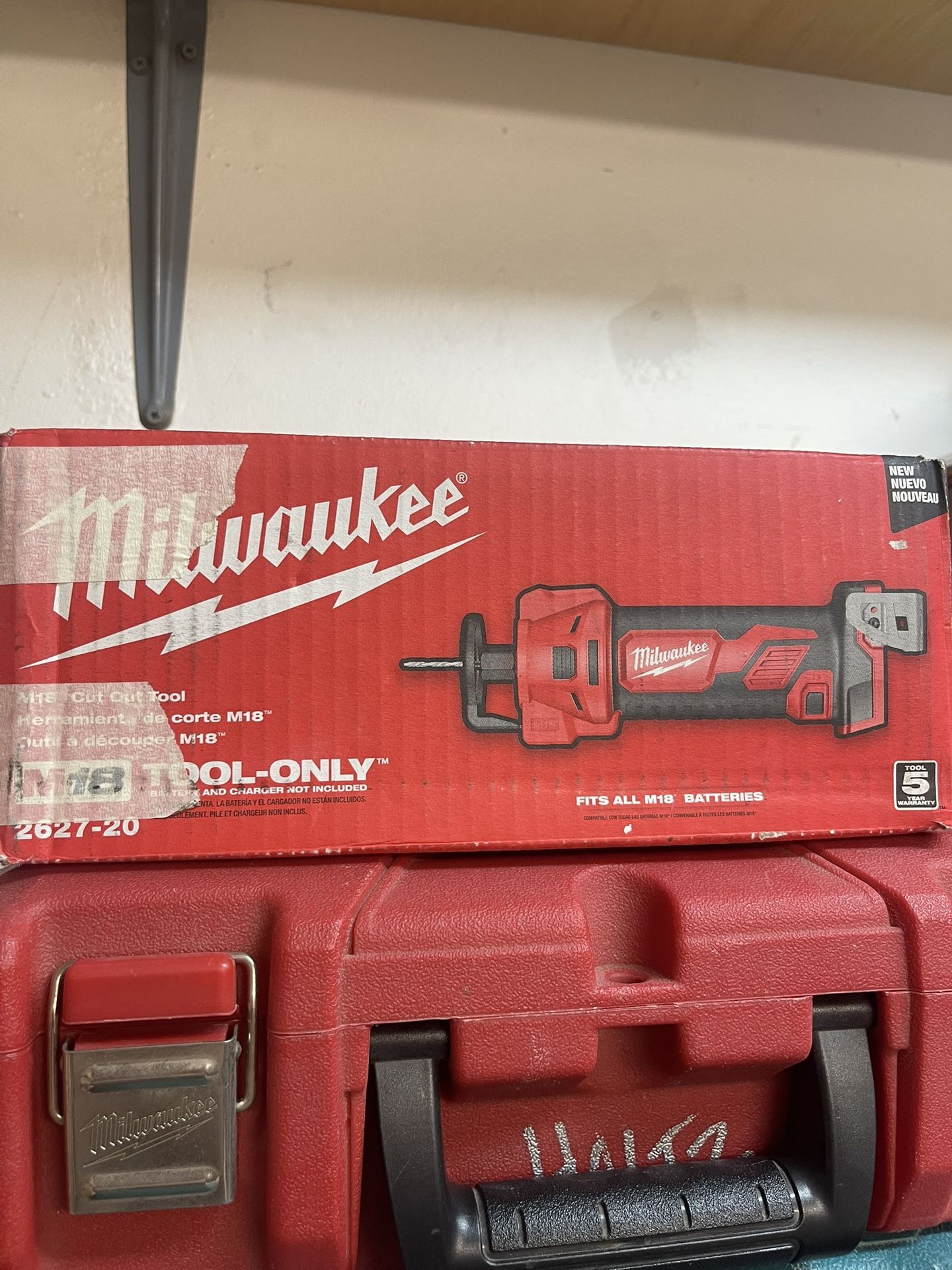Milwaukee Cutout Tool
