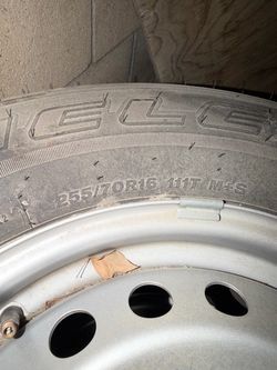 Set of 5 wheels and tires