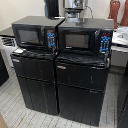 MicroFridge With SafePlug Outlet Like New 