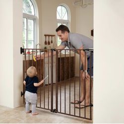 new in box Babelio 34" Extra Tall Baby Gate with No Threshold Design Walk Thru Door, 26-43" 