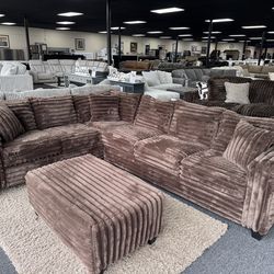 L Shape Sectional. 🚚WE DELIVER🚚