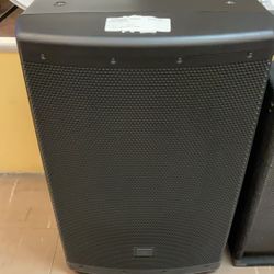 JBL 15” 2-Way  EON 615 Powered Speaker