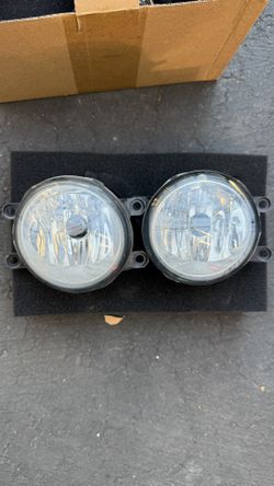 Toyota Tacoma OEM Fog Lights