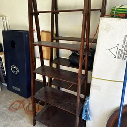 Leaning Shelves