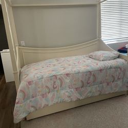 Twin Bed With Mattress A Drawer In The Bottom To Fit Another Twin Bed