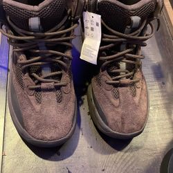 Adidas Yeezy desert boots