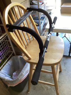 Chin up/pull up bar