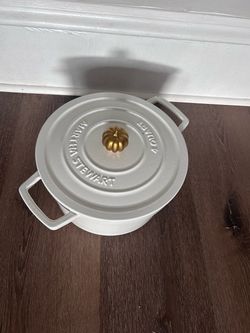 Martha Stewart Dutch Oven white with Pumpkin Lid Knob