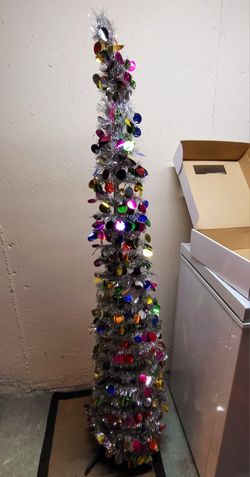 Older Target Tinsel Tree 5 Foot