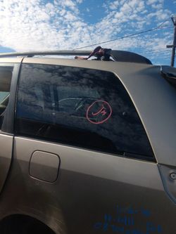 Quarter glass toyota sienna