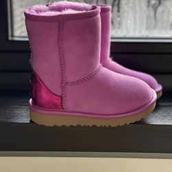 Kids Uggs Size 9