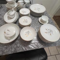 China Dishes set $50
72 pieces 
Good condition