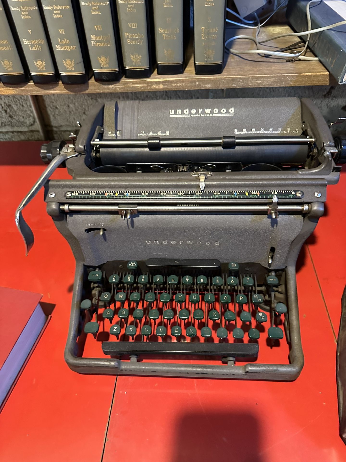 Vintage Art Deco 1920s Underwood Rythm Touch Deluxe Typewriter