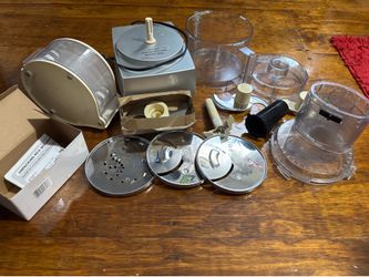 Cuisinart Custom Pro 11 Food Processor.