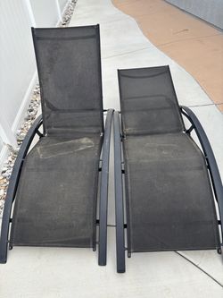 2 lounge, chairs