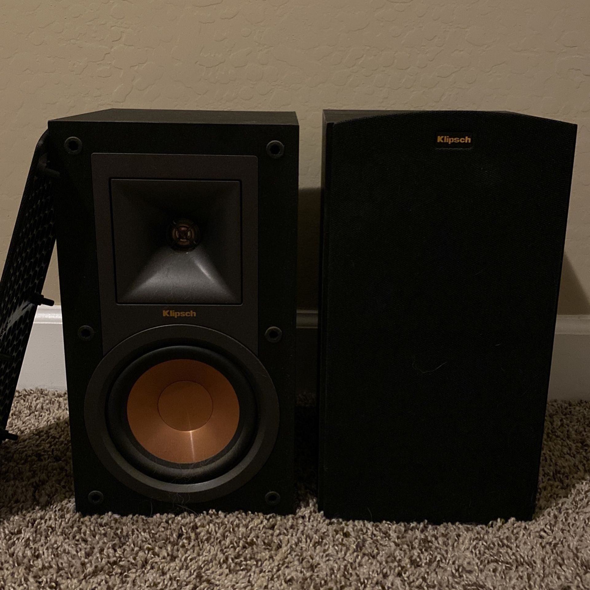 Klipsch R-15M Bookshelf Speaker
