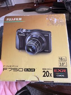 Fujifilm FinePix F750EXR Digital Camera
