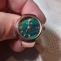 Quartz Finger Watch 