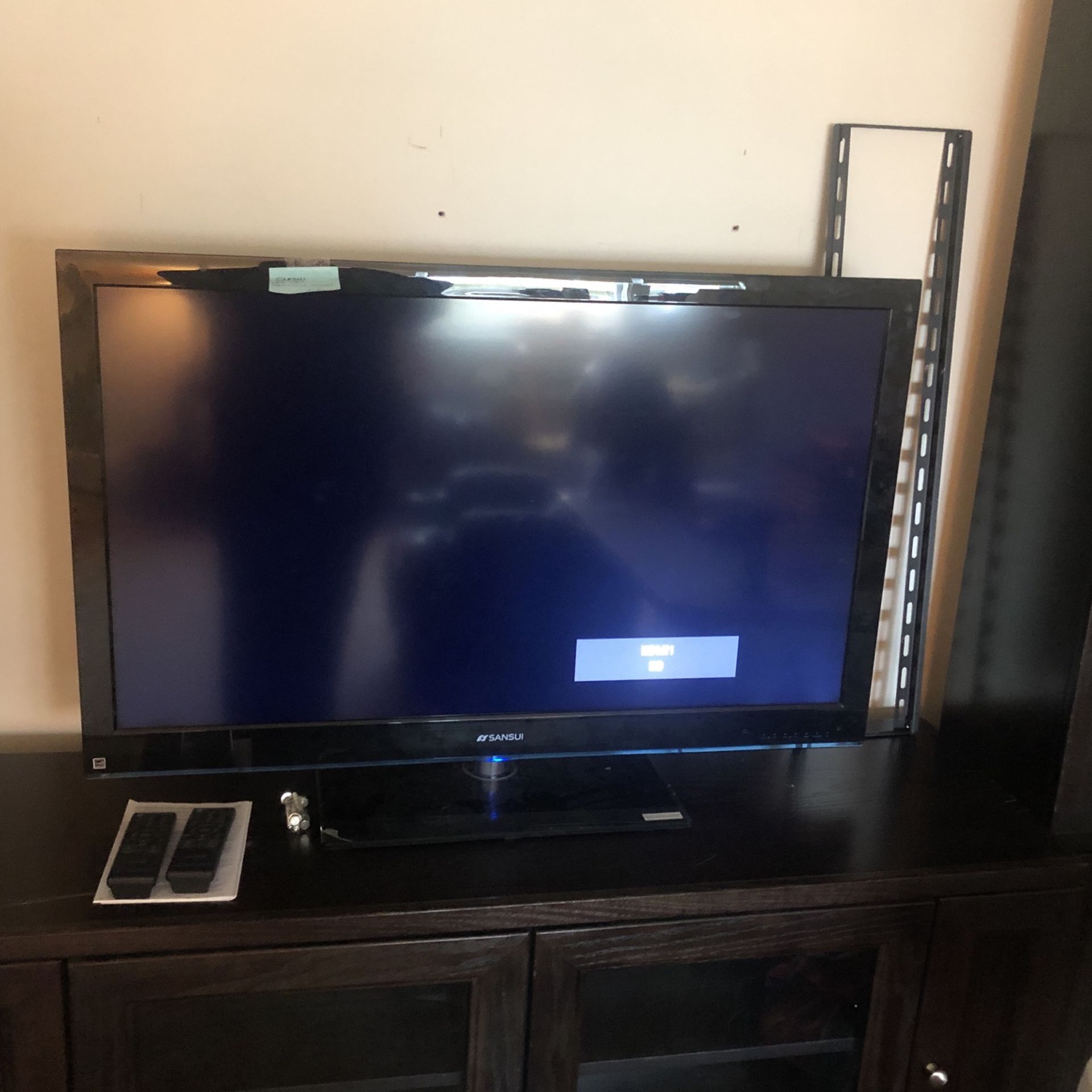 Sansui 42” LED Tv .. Not A Smart Tv Comes With Wall Mount And Table Mount
