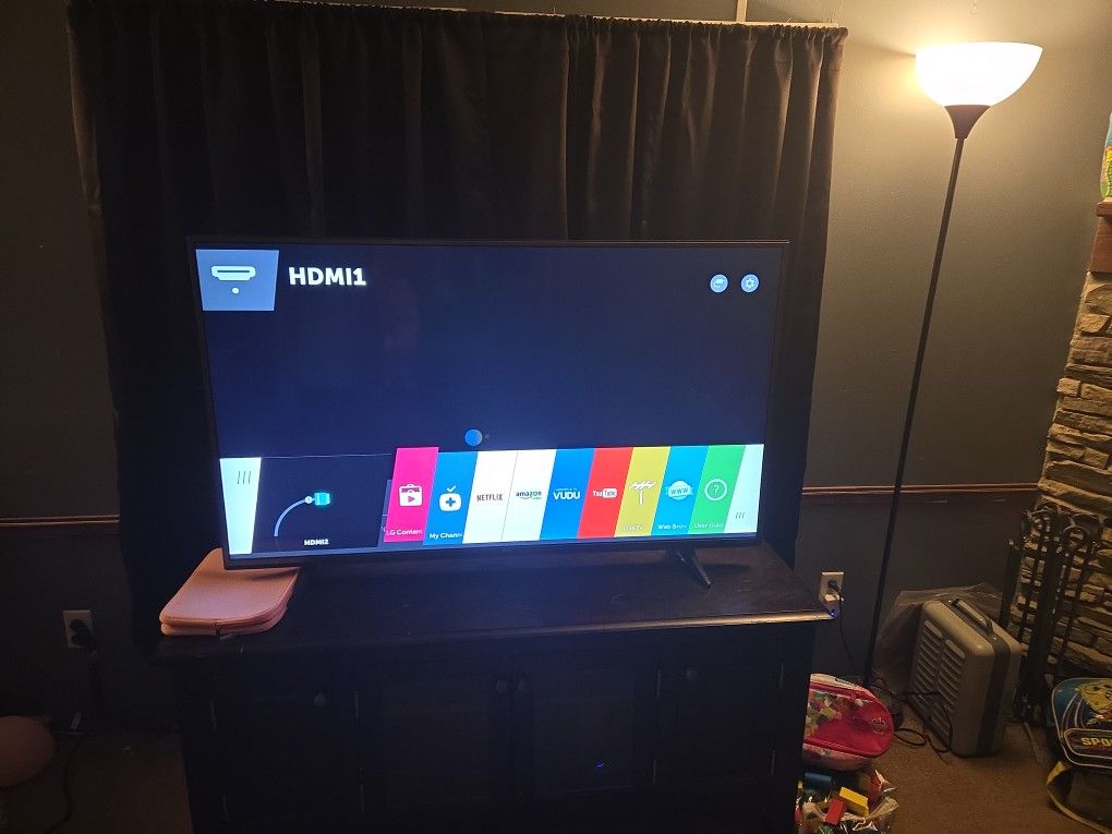4K UHD Smart LED TV - 55" Class (54.6" Diag)
