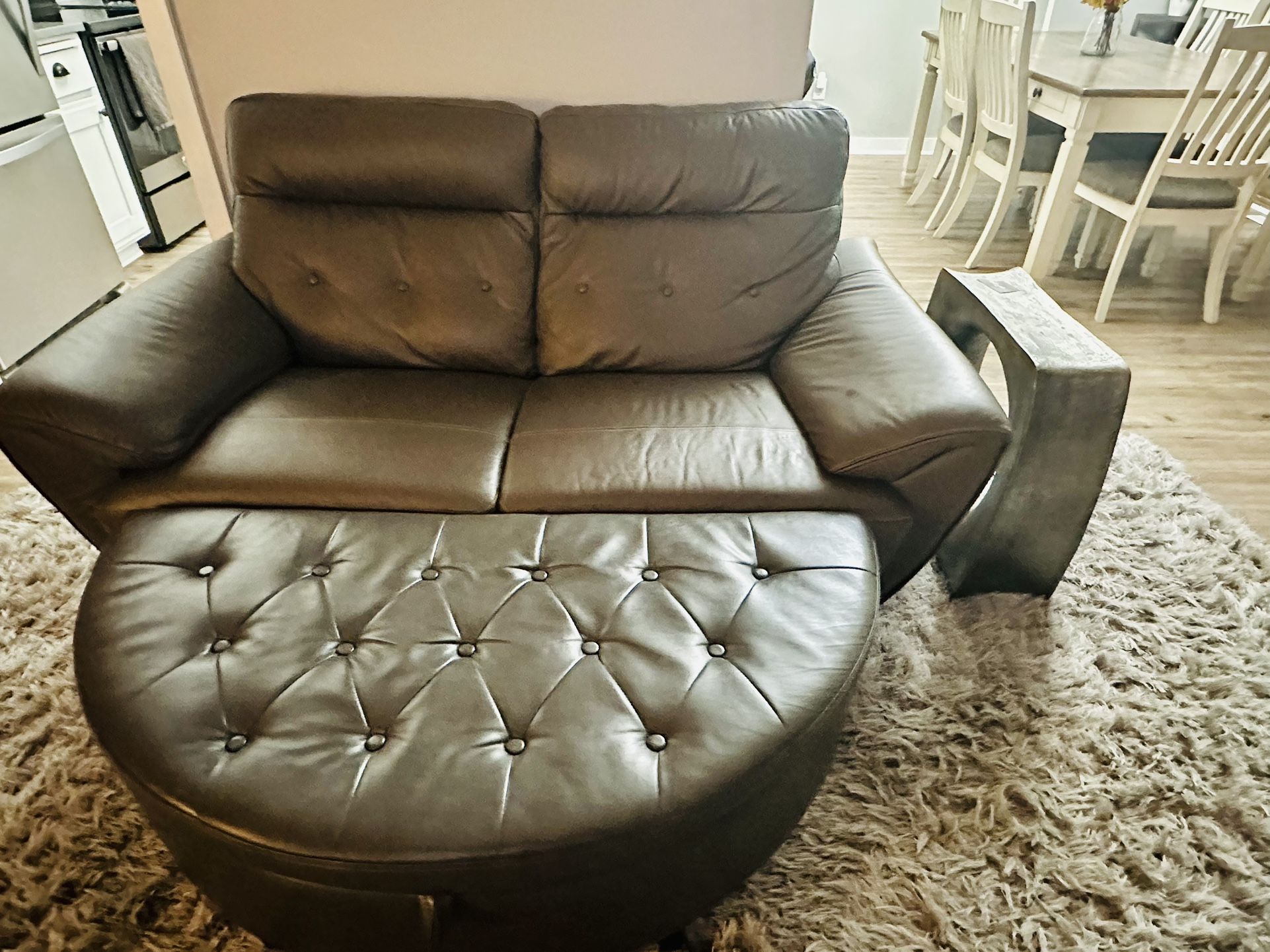 Beautiful Leather Furniture Set 