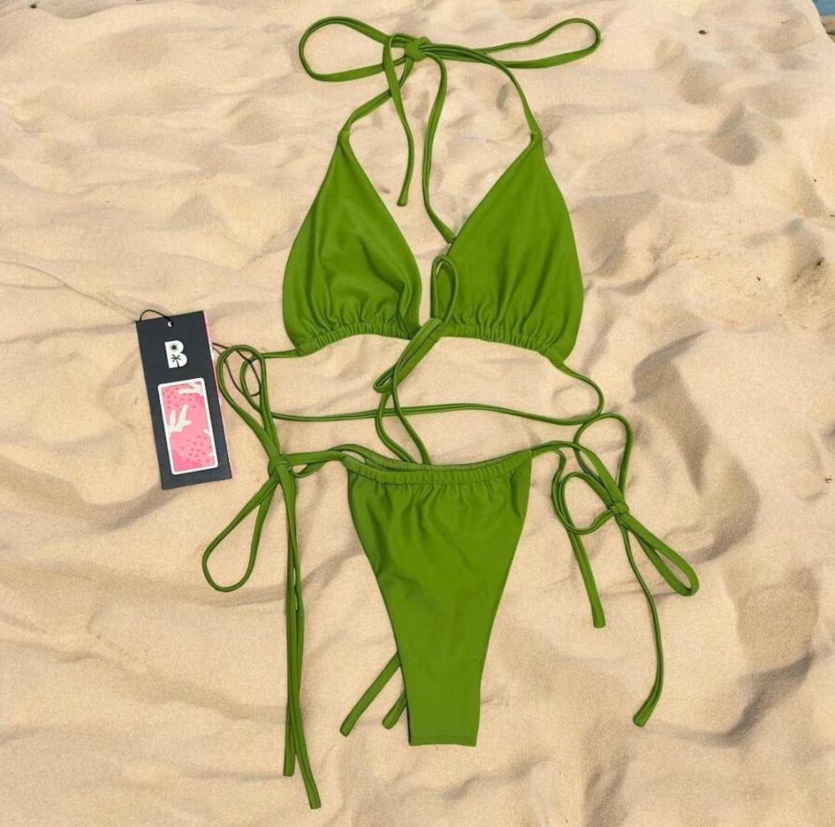Blackbough Lime Green 🍋‍🟩 Strappy Bikini Swimsuit Set NWT