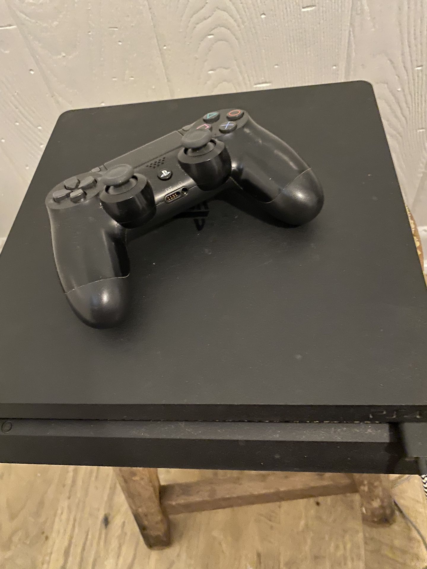 PlayStation 4 With Remote