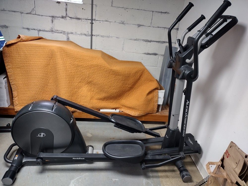 Audio Strider 800 Nordic Track Elliptical