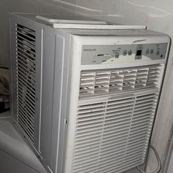 10,000 BTU Frigidaire AC