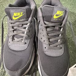 Nike Sneakers 