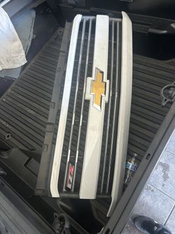2018 Silverado 2500 Grill