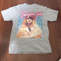 Taylor Swift Graphic Tee