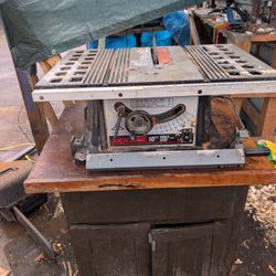 10" Skilsaw Table Saw With Cabinet.