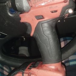 Milwaukee 18M Cordless Drill With Battery 