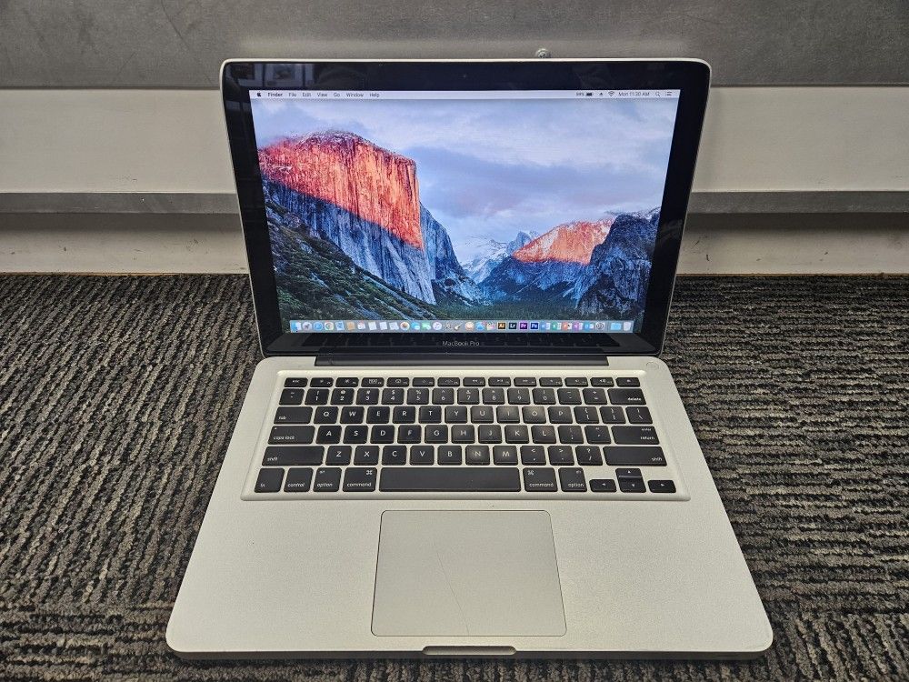 Apple Macbook Pro 13" Laptop 8 GB RAM 120 GB SSD